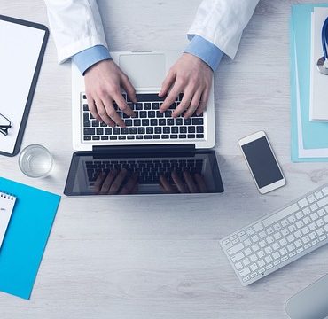 La santé mentale des jeunes Suisses sous tension : l'AI face à un défi majeur