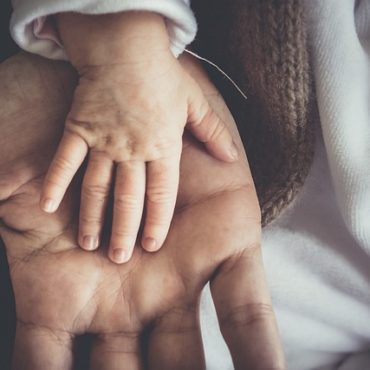 Soutien aux familles d'enfants malades: Le PS romand veut étendre le congé parental jusqu'à 25 ans