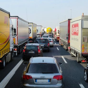 Vendredi noir sur l'A12 : deux carambolages paralysent le trafic à Bulle