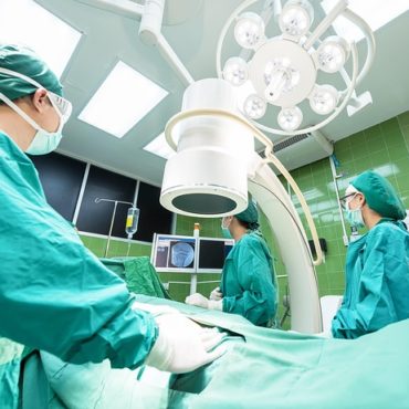 La survie de nos hôpitaux : Quand la diversité du personnel étranger est vitale en Suisse romande