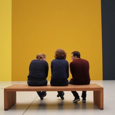 La Prophétie de Warhol Accomplie : Son Pop Art Investit un Ancien Supermarché en Bretagne