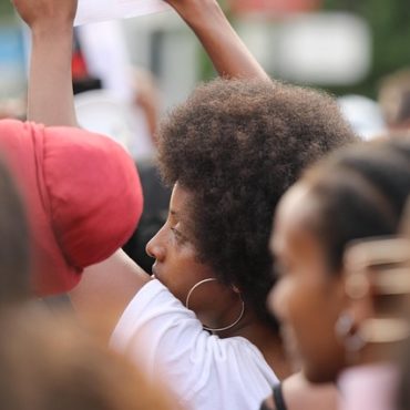 Vague Violette à Lausanne : La Grève féministe fait résonner ses revendications au cœur de la capitale vaudoise