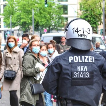 Camp d'extrême droite au Simplon : la Confédération confirme avoir été informée