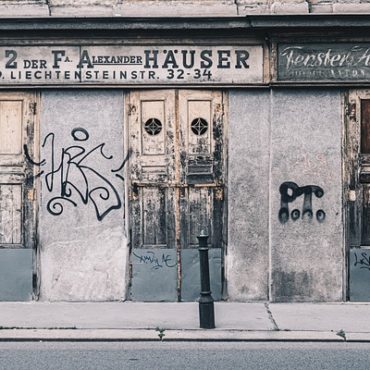 Piégés dans l'ancien local postal vaudois: une commerçante en secours
